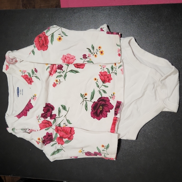 Baby clothes - Picture 2 of 2